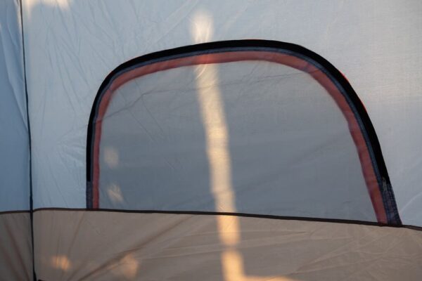 Unutrašnjost šatora za više osoba